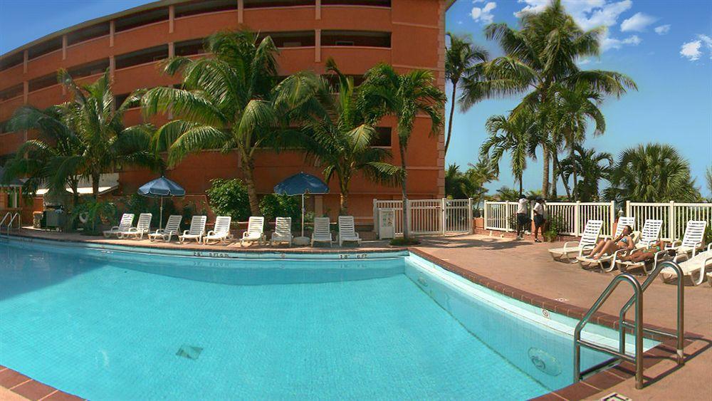 Отель Nassau Palm Экстерьер фото
